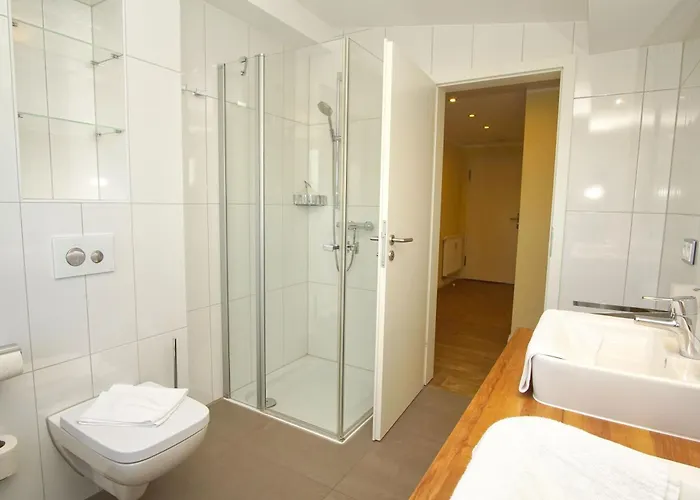 Balkon, gratis Nutzung vom AHOI Erlebnisbad und Sauna in Sellin- Meeresblick FeWo 59 *